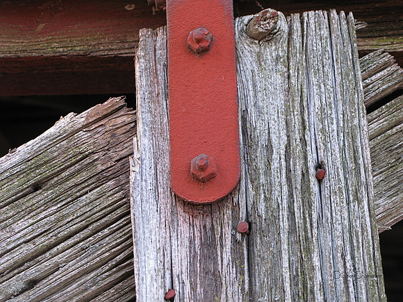 Still Hinged
